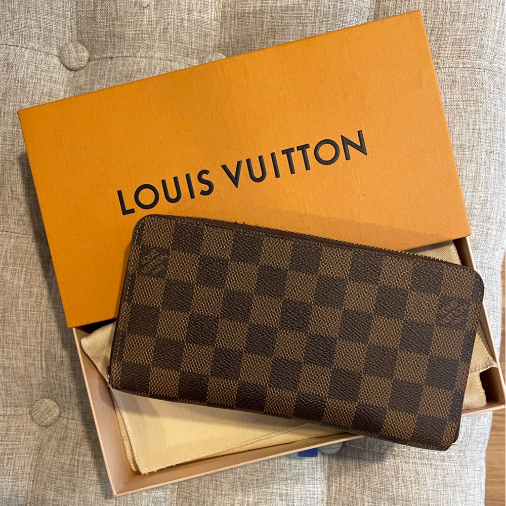 Louis Vuitton Zippy Wallet